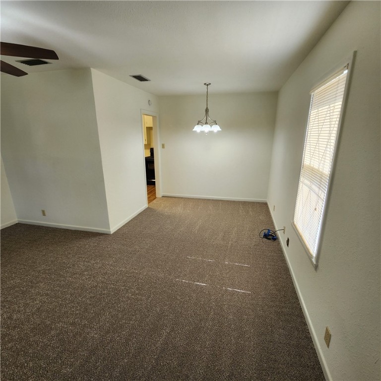 829 Rosedale Dr Property Photo 4