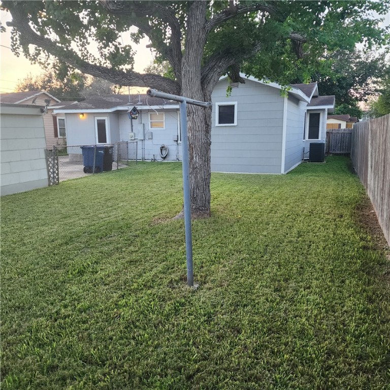 829 Rosedale Dr Property Photo 21