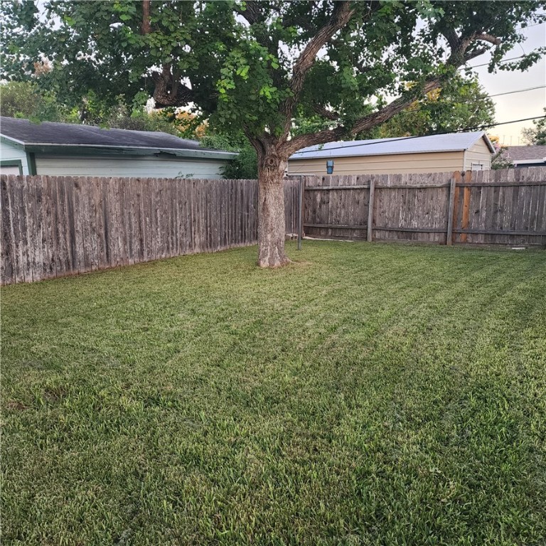 829 Rosedale Dr Property Photo 22