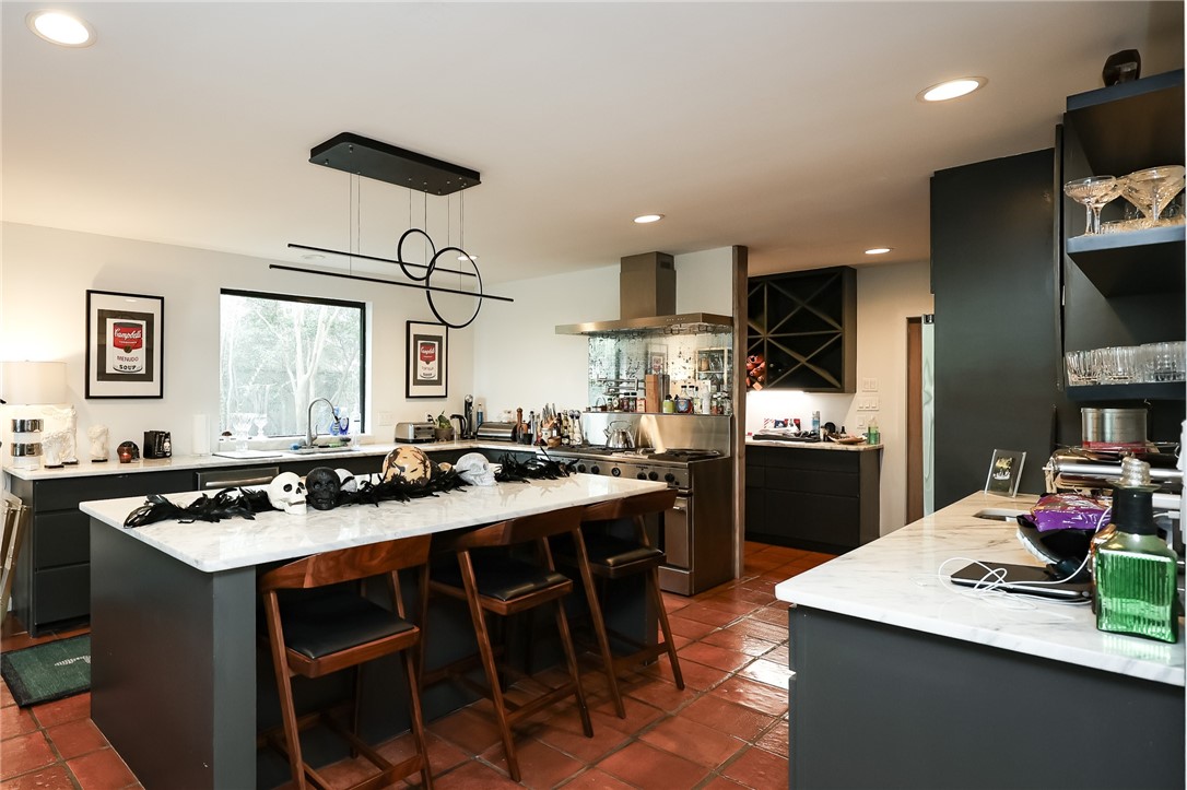 225 Chenoweth Dr Property Photo 8