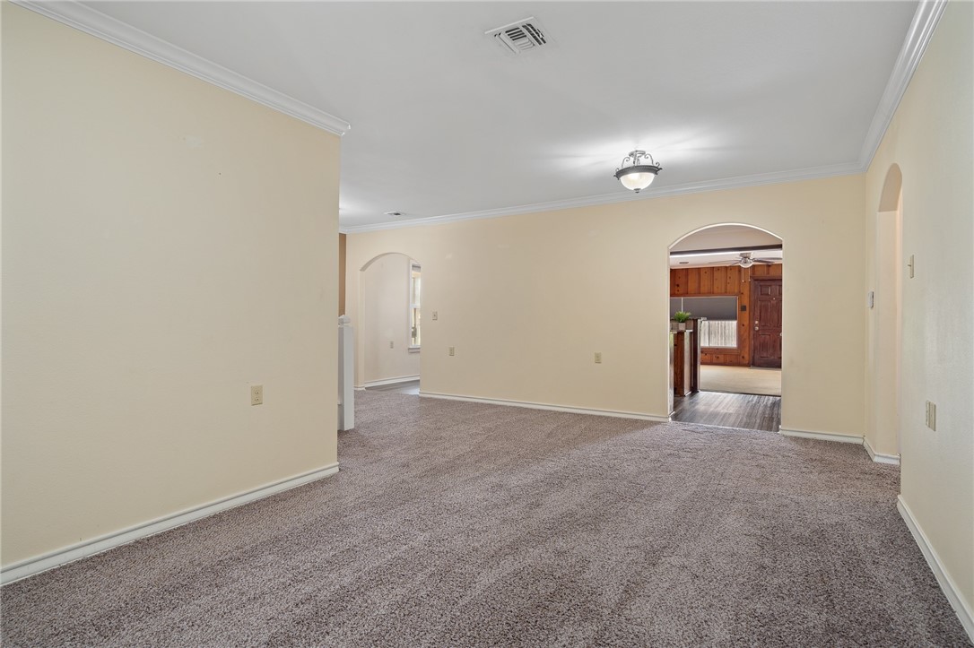 119 N Rife St Property Photo 7