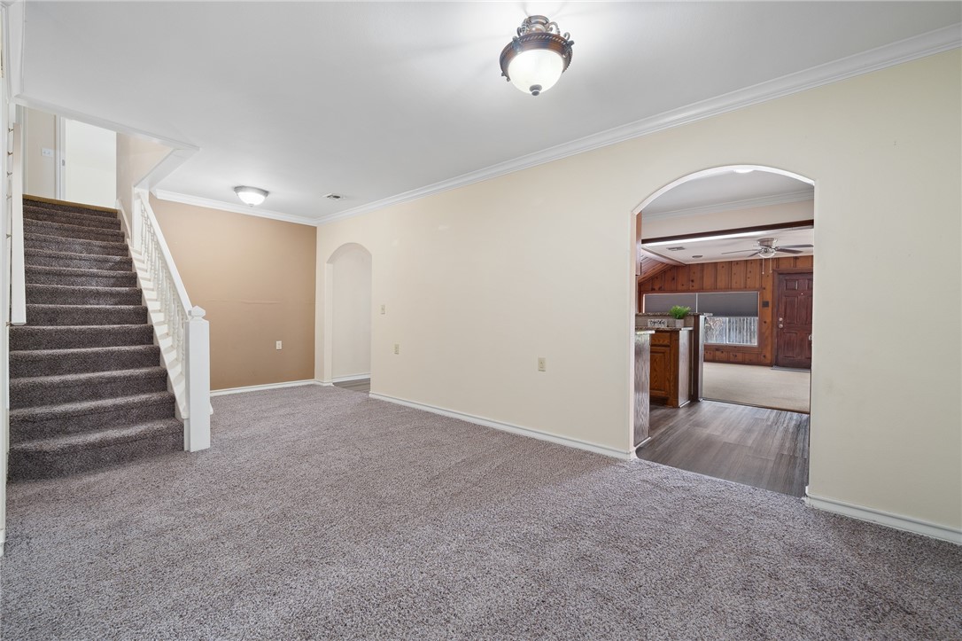 119 N Rife St Property Photo 8
