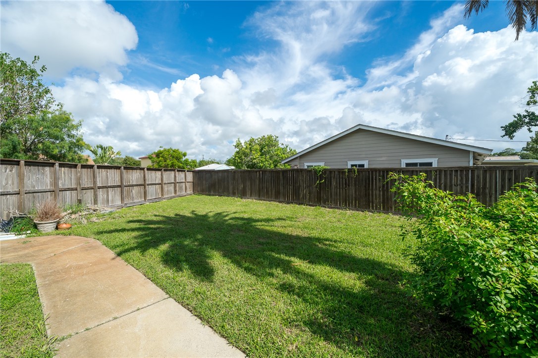119 N Rife St Property Photo 32