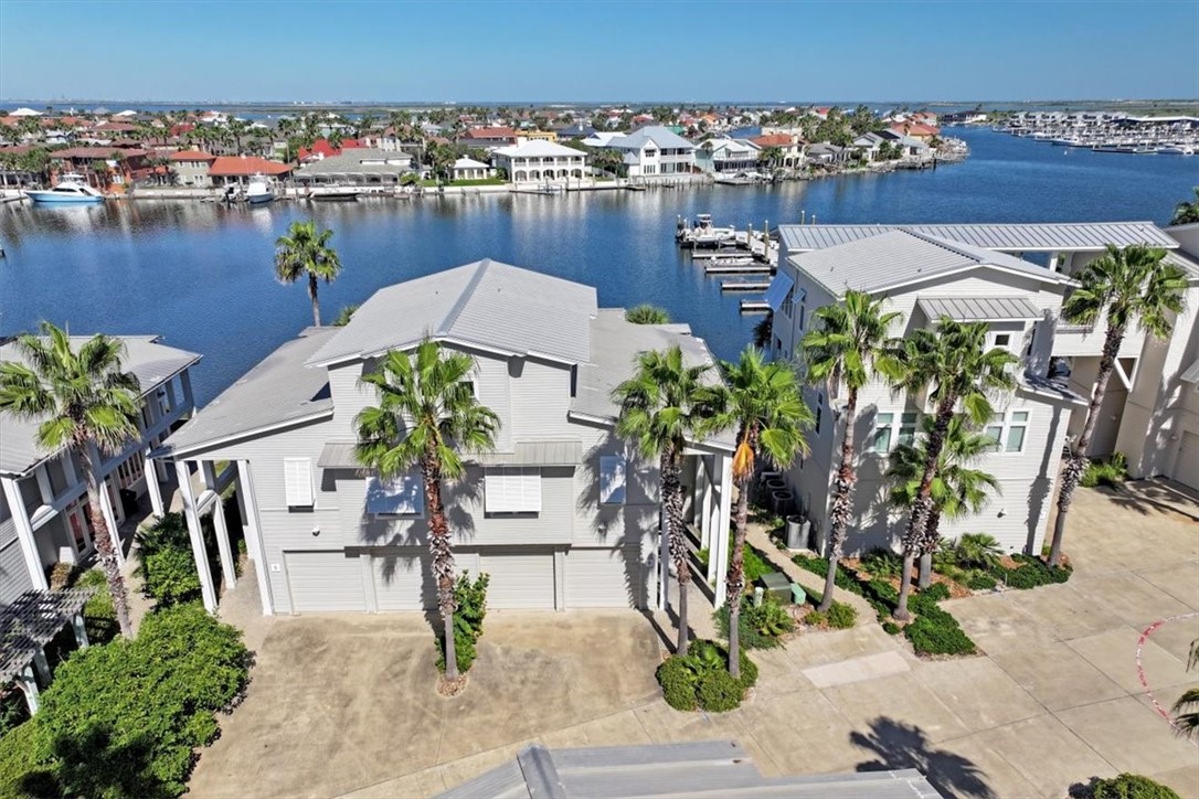 3700 Island Moorings Pkwy 6 Property Photo 1
