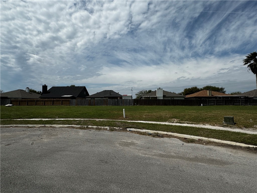6810 Crosswind Dr Property Photo