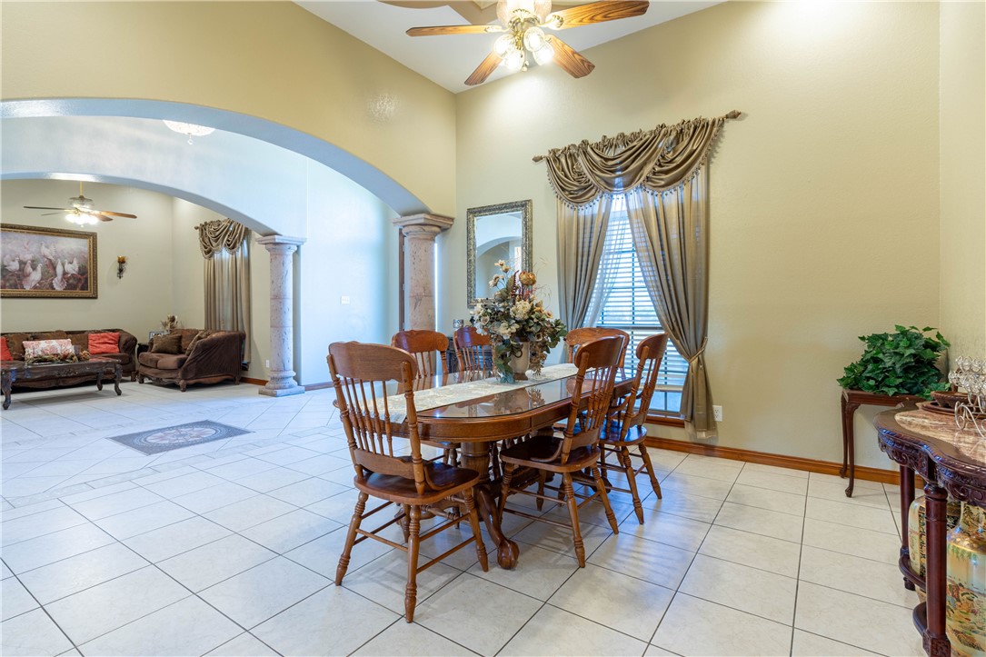 5763 Santa Isabelle Dr Property Photo 6
