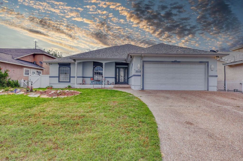 123 Sea Breeze Dr Property Photo