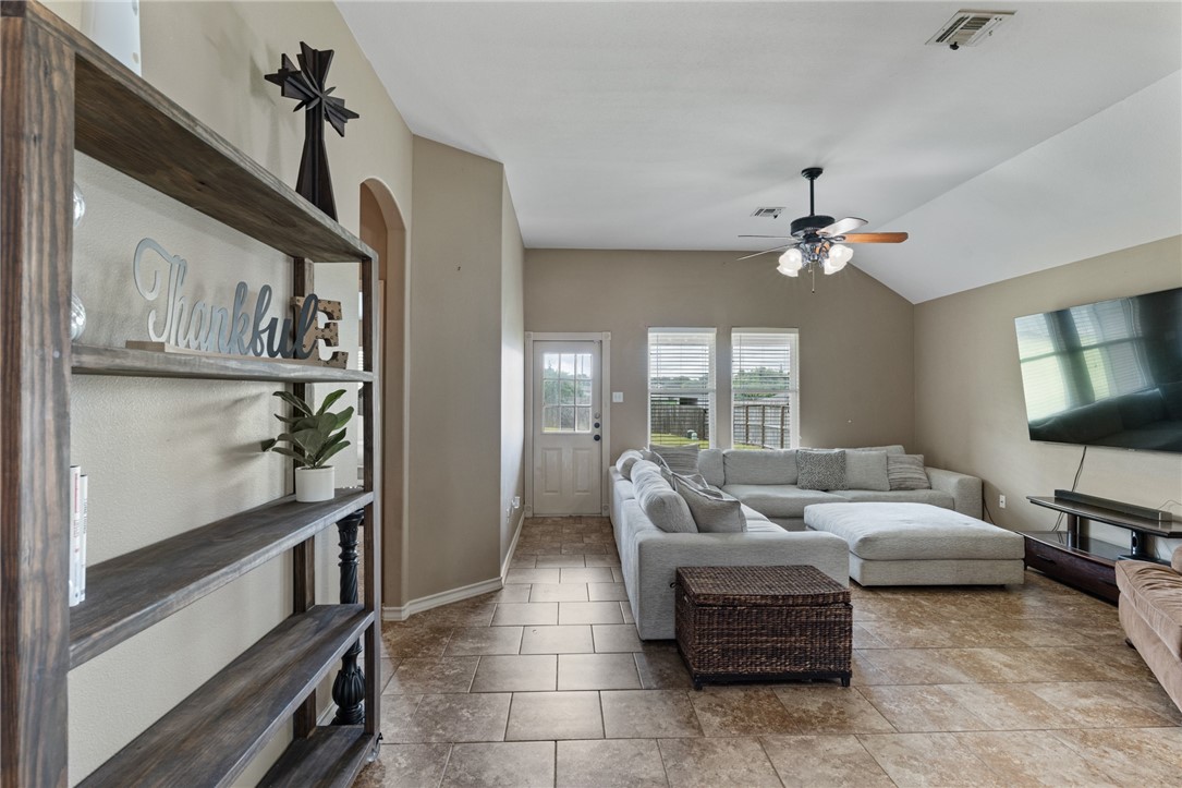 10813 Julianna Dr Property Photo 4