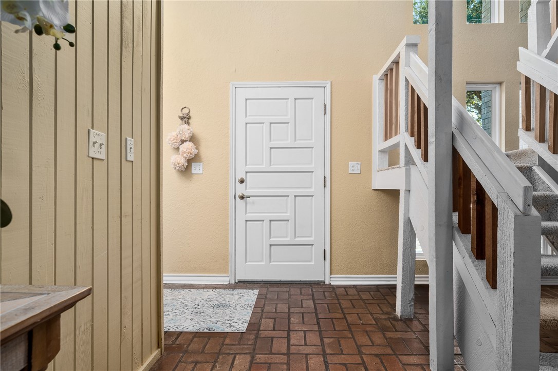 4145 Country Pl Property Photo 2