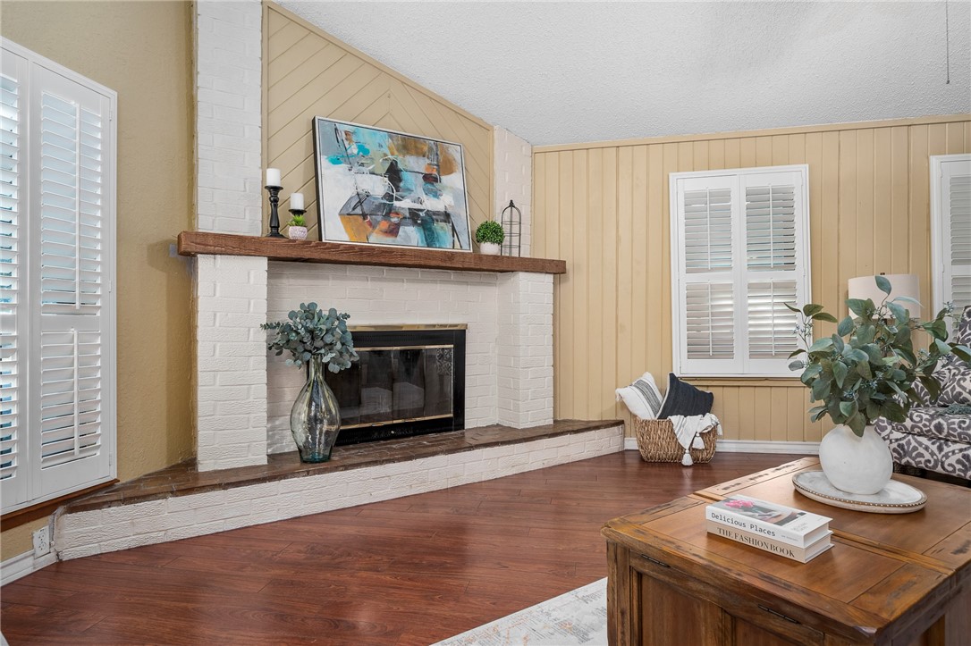 4145 Country Pl Property Photo 9