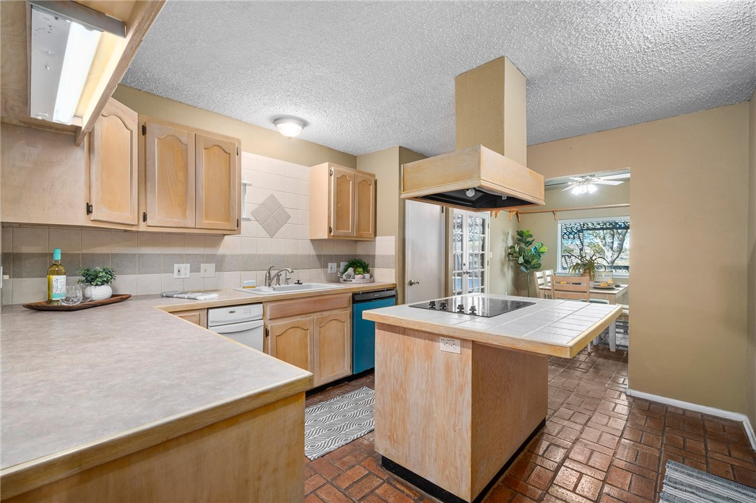 4145 Country Pl Property Photo 12