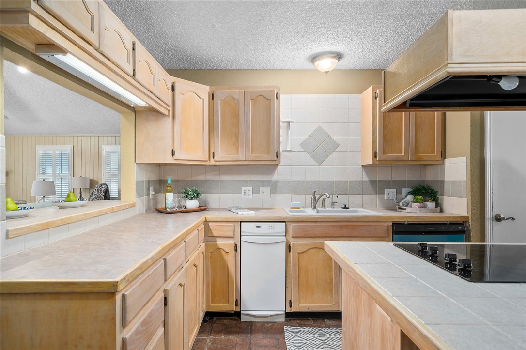 4145 Country Pl Property Photo 13