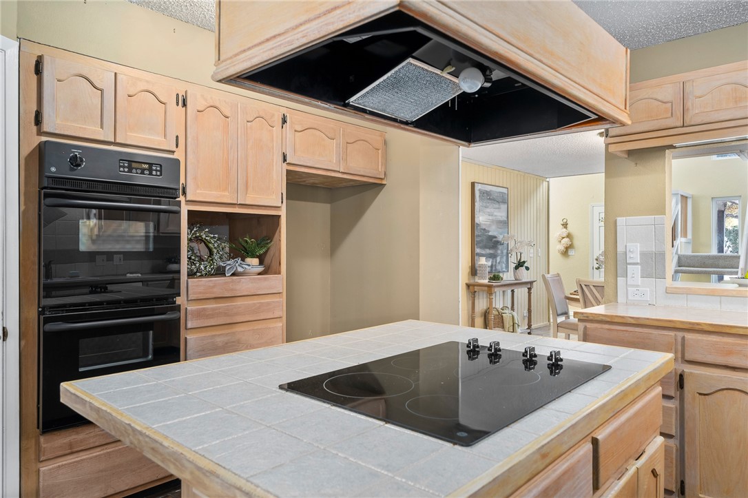4145 Country Pl Property Photo 15