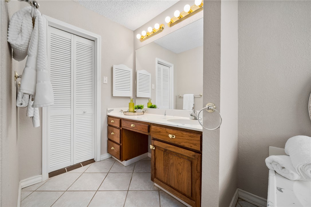 4145 Country Pl Property Photo 22