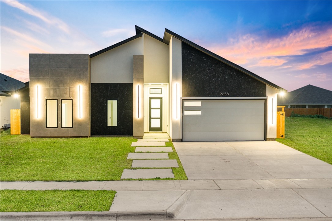 2658 Lannister Property Photo 3