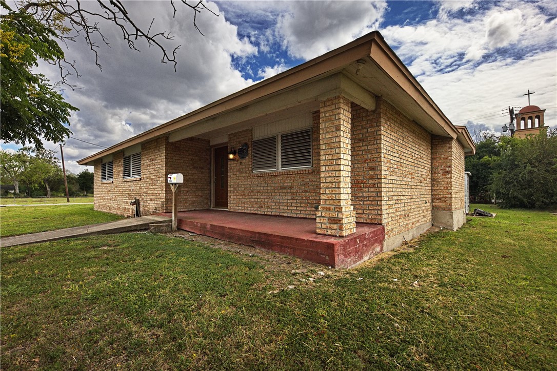 342 Davis Property Photo 3