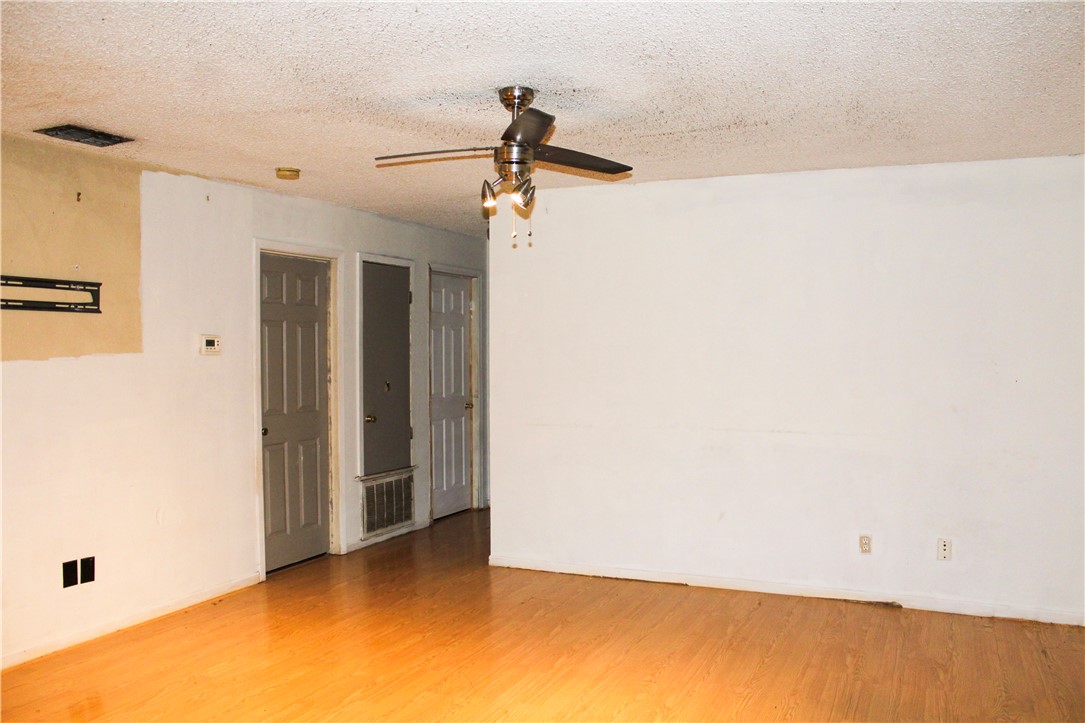 710 N Filmore St Property Photo 5