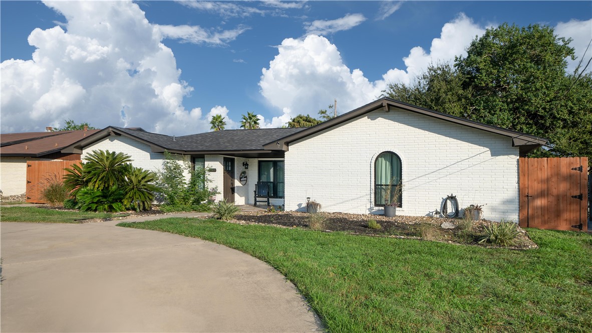 3349 Jamaica Dr Property Photo 2