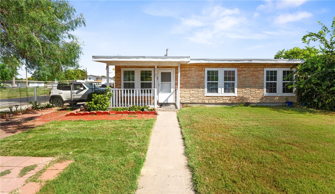 3702 Lincoln St Property Photo