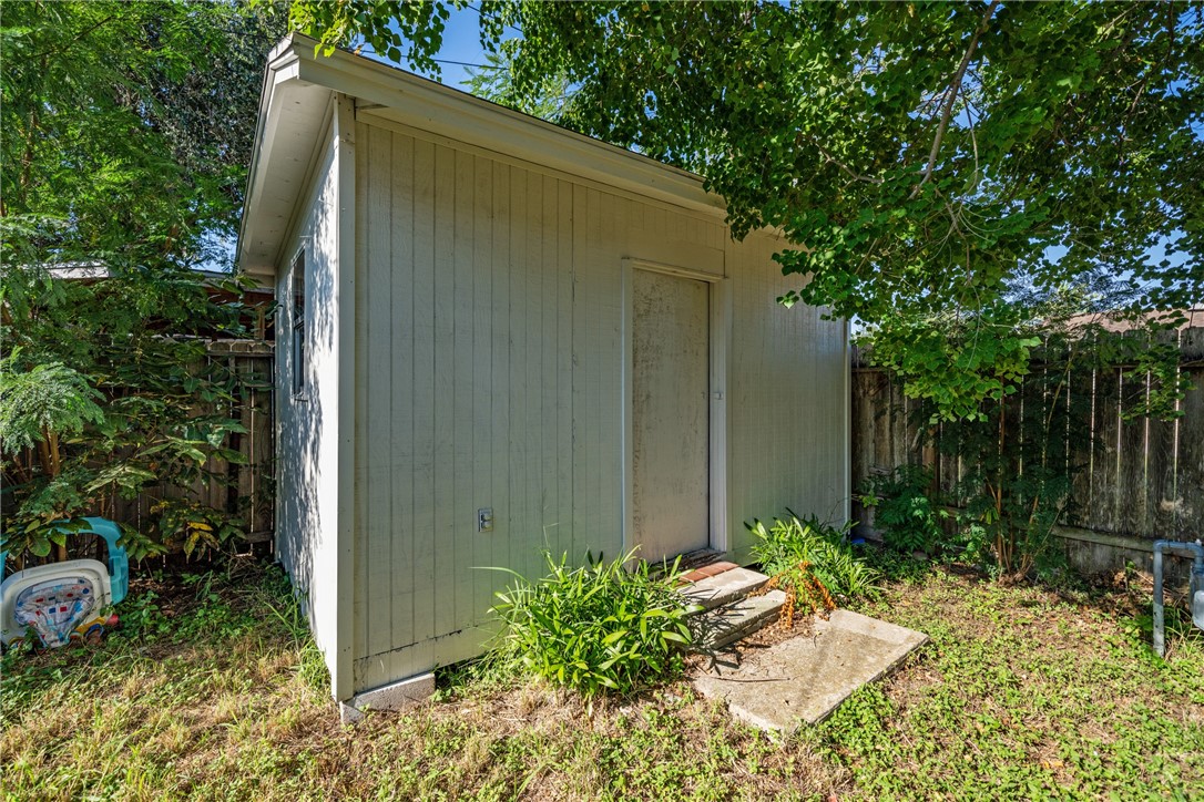 1333 Prince Dr Property Photo 23