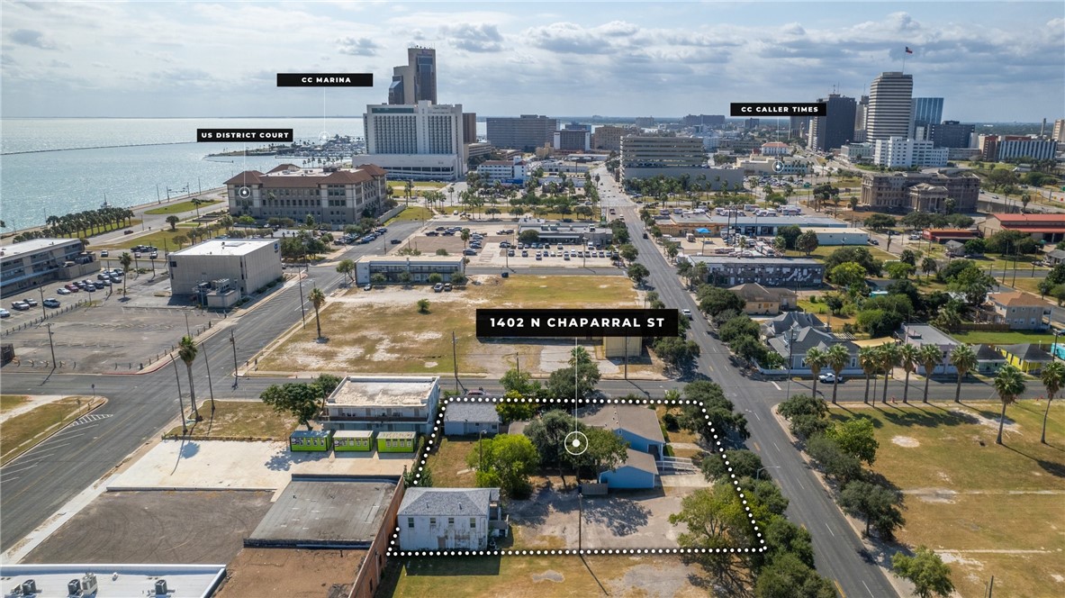 1402 N Chaparral St Property Photo 3