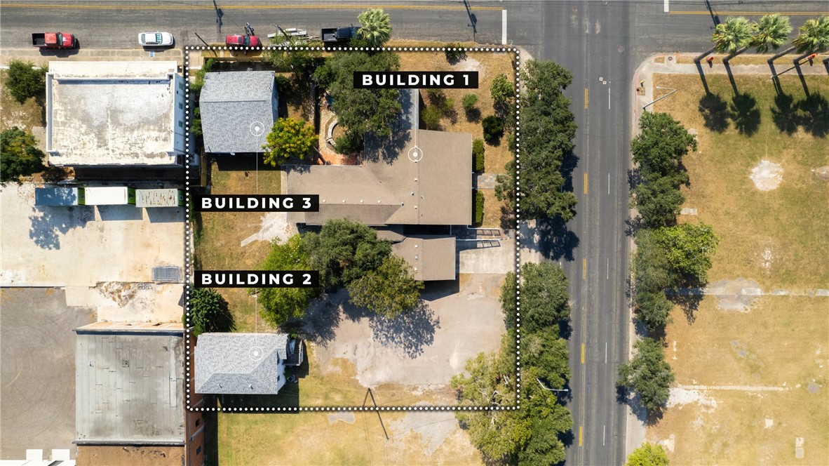 1402 N Chaparral St Property Photo 4