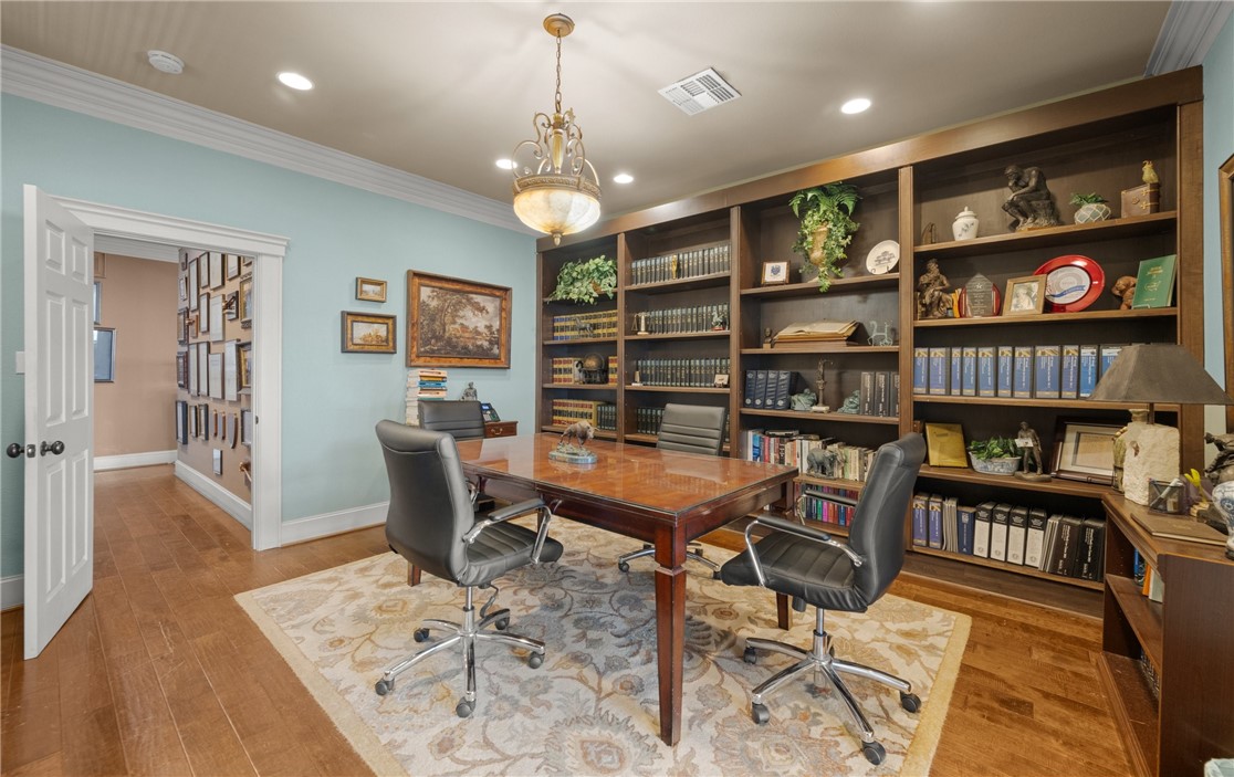 1402 N Chaparral St Property Photo 16