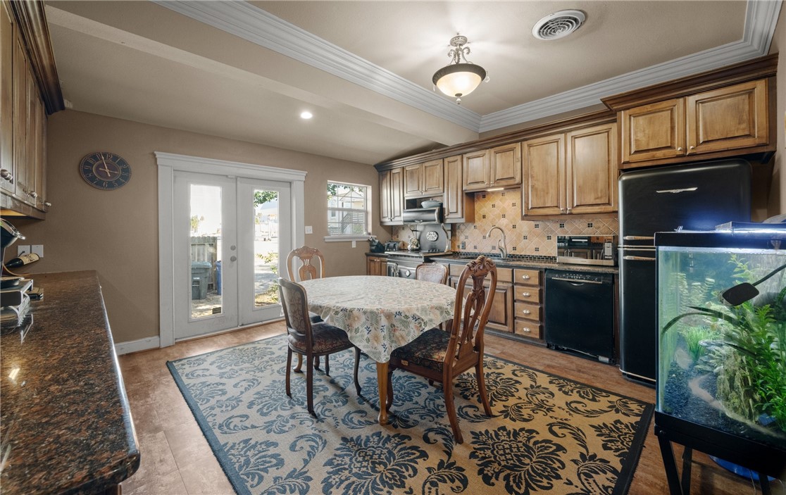 1402 N Chaparral St Property Photo 19