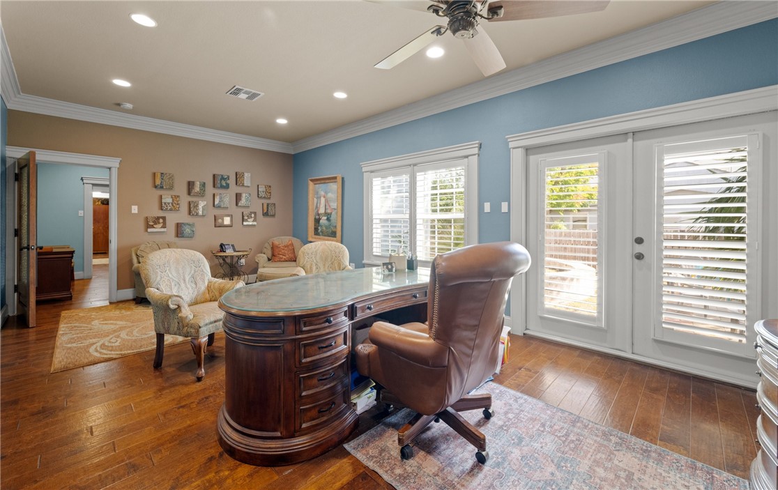 1402 N Chaparral St Property Photo 24