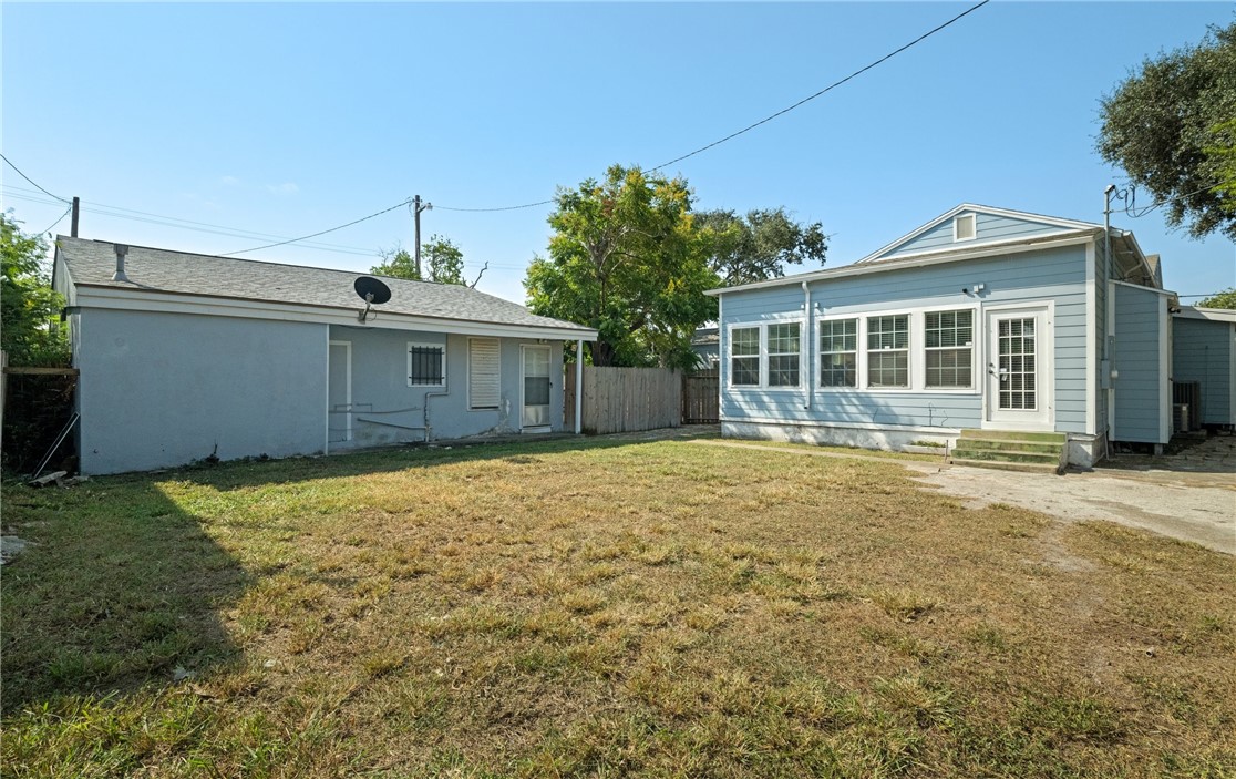 1402 N Chaparral St Property Photo 25