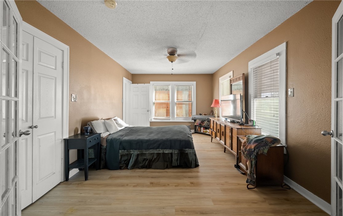 1402 N Chaparral St Property Photo 32