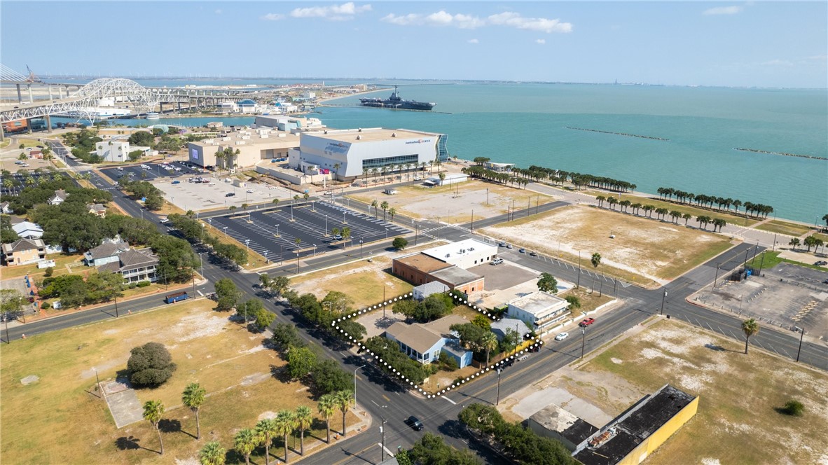 1402 N Chaparral St Property Photo 35