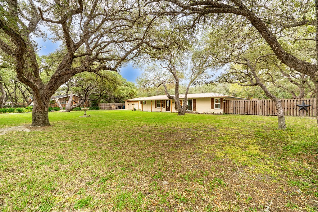 2438 Henrietta Pl Property Photo 2