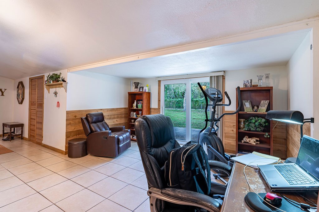 2438 Henrietta Pl Property Photo 14