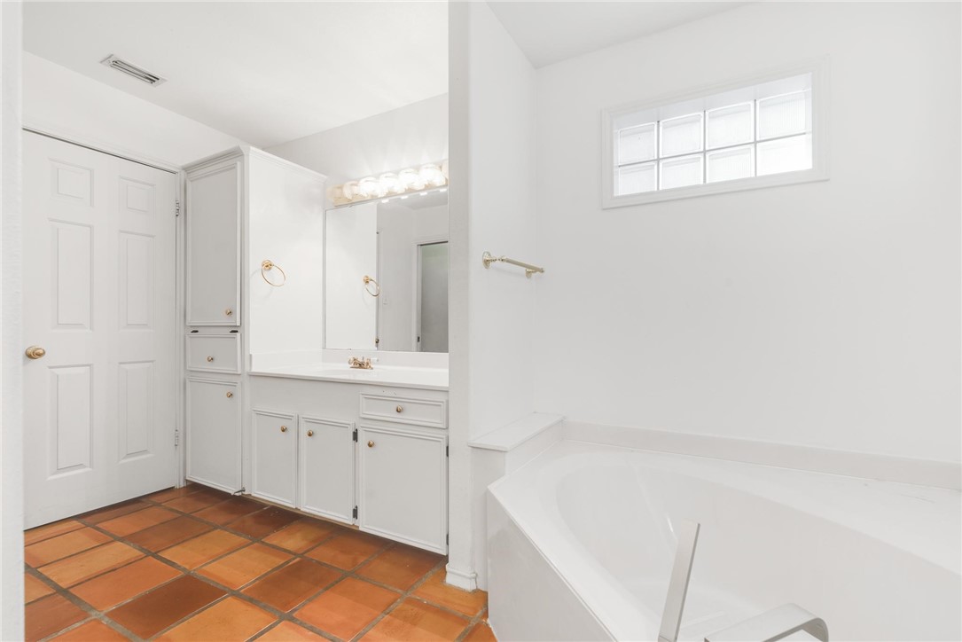 4205 River Hill Dr Property Photo 27