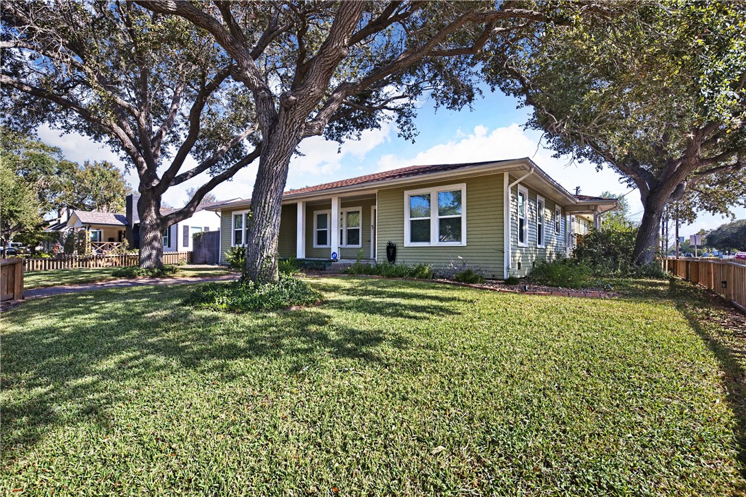 253 Melrose St Property Photo