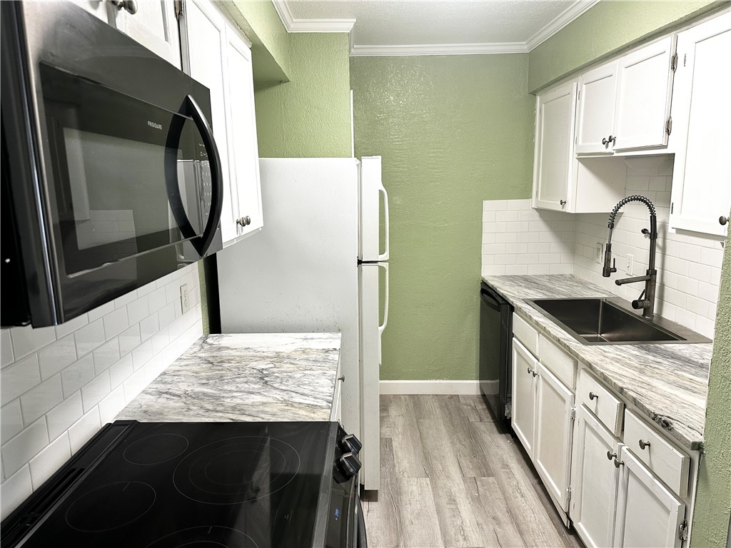 1011 Ennis Joslin 235 Property Photo 6