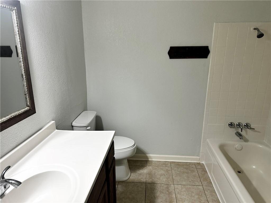 1011 Ennis Joslin 235 Property Photo 10
