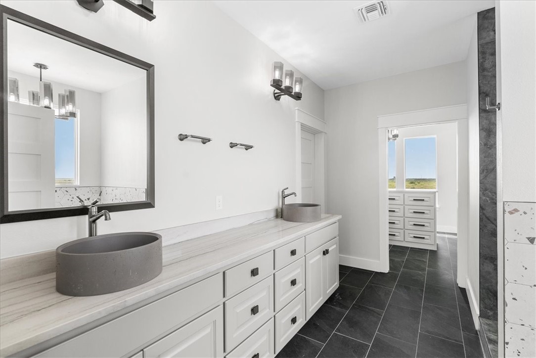 125 Sunrise Dr Property Photo 11