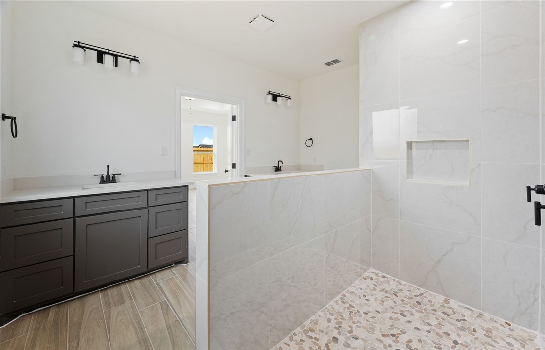 7829 Houshang Dr Property Photo 14