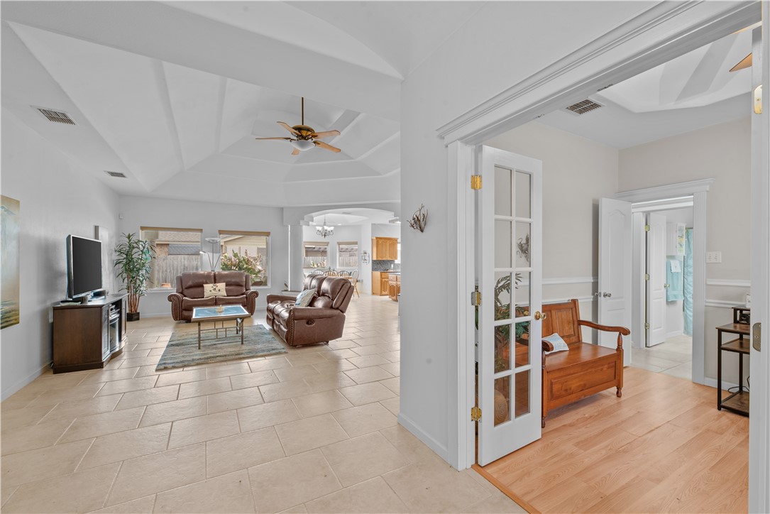 13806 Whitecap Blvd Property Photo 5