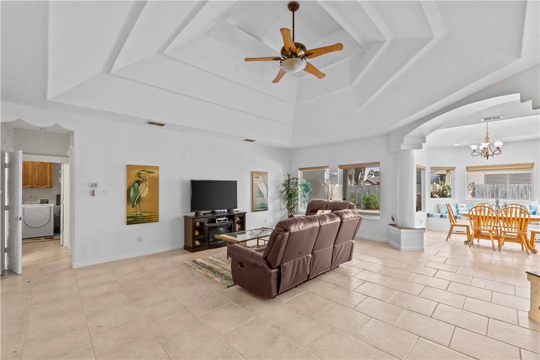 13806 Whitecap Blvd Property Photo 11