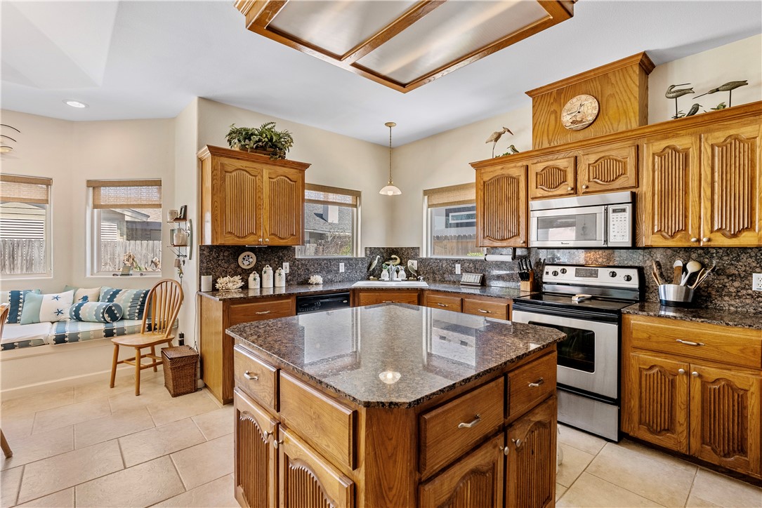13806 Whitecap Blvd Property Photo 17
