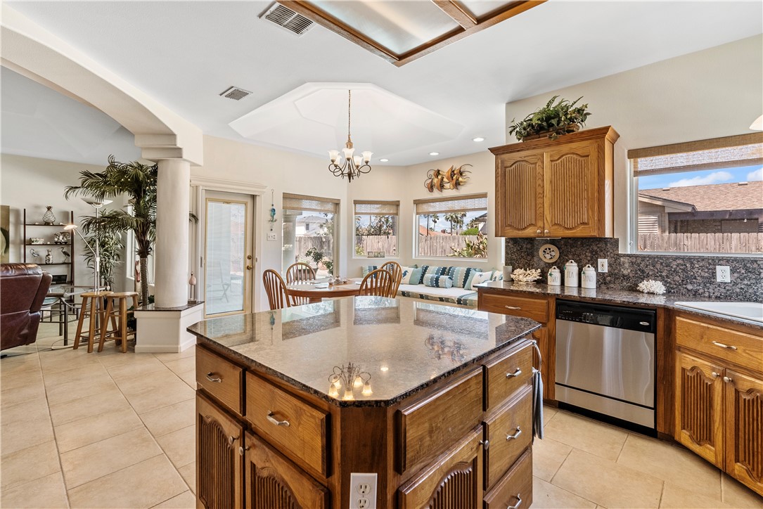 13806 Whitecap Blvd Property Photo 18