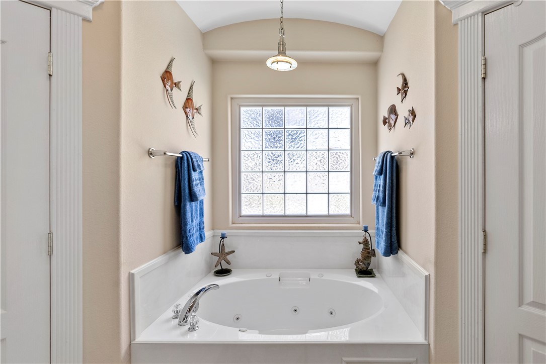 13806 Whitecap Blvd Property Photo 24