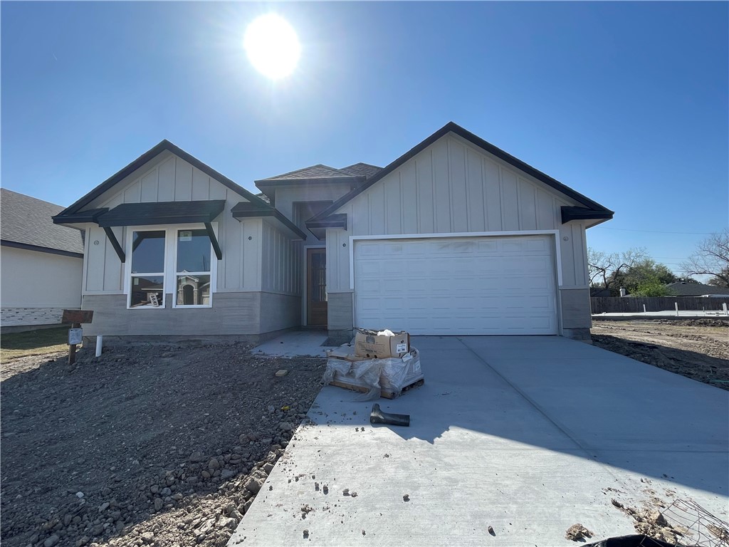 3641 Rebecca Dr Property Photo 2