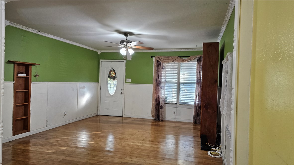 3516 Cottonwood St Property Photo 2