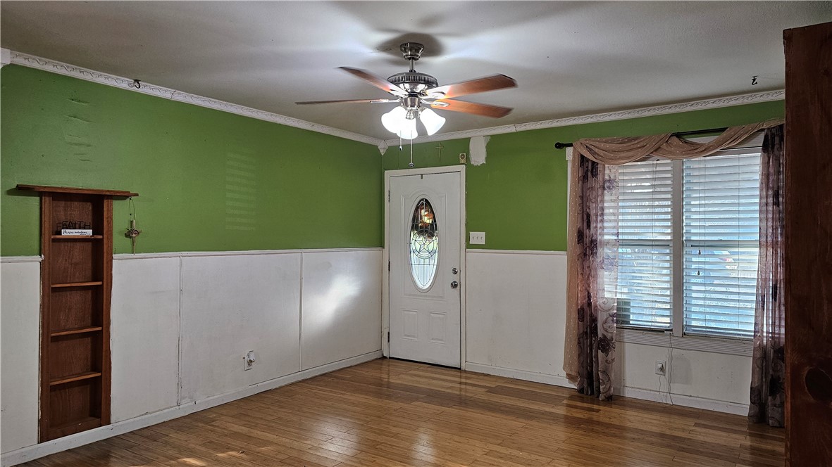 3516 Cottonwood St Property Photo 3