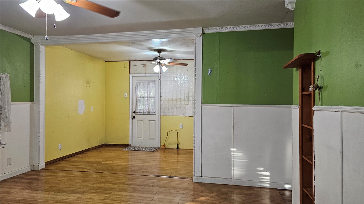 3516 Cottonwood St Property Photo 5