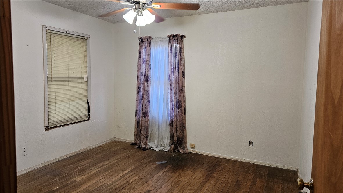 3516 Cottonwood St Property Photo 8